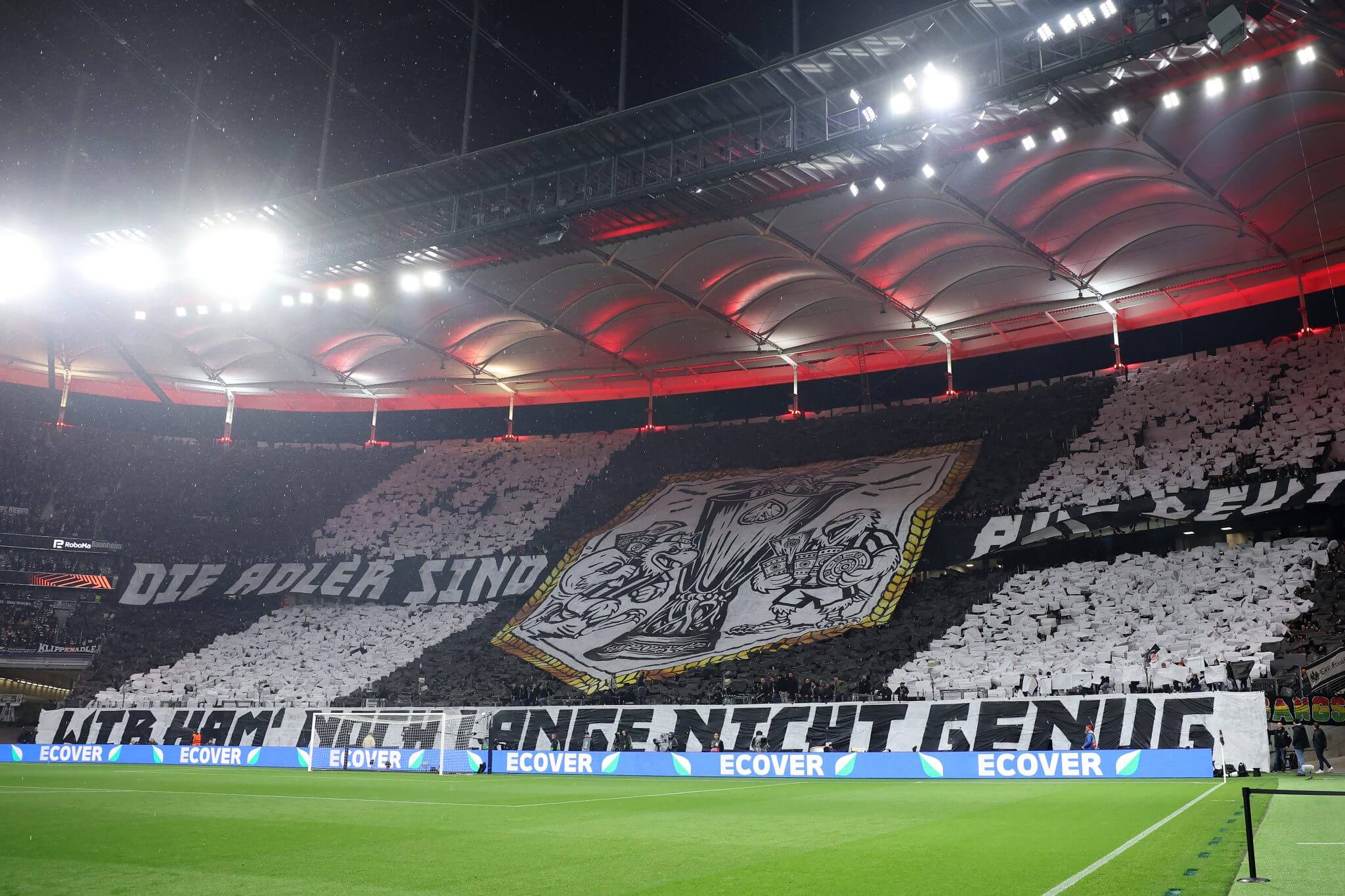 Eintracht Frankfurt Choreo — Die Adler sind noch lange nicht genug
